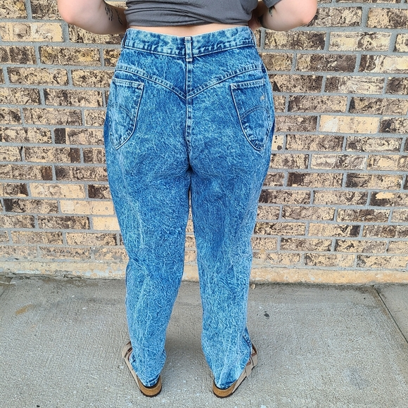 stone washed high waisted jeans